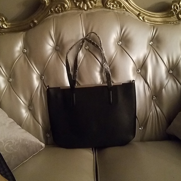 Purses - Picture 2 of 7